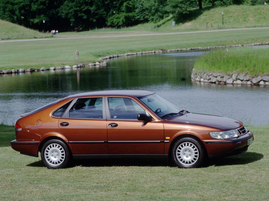  Saab 900 1993 года  (фото 8 из 22)